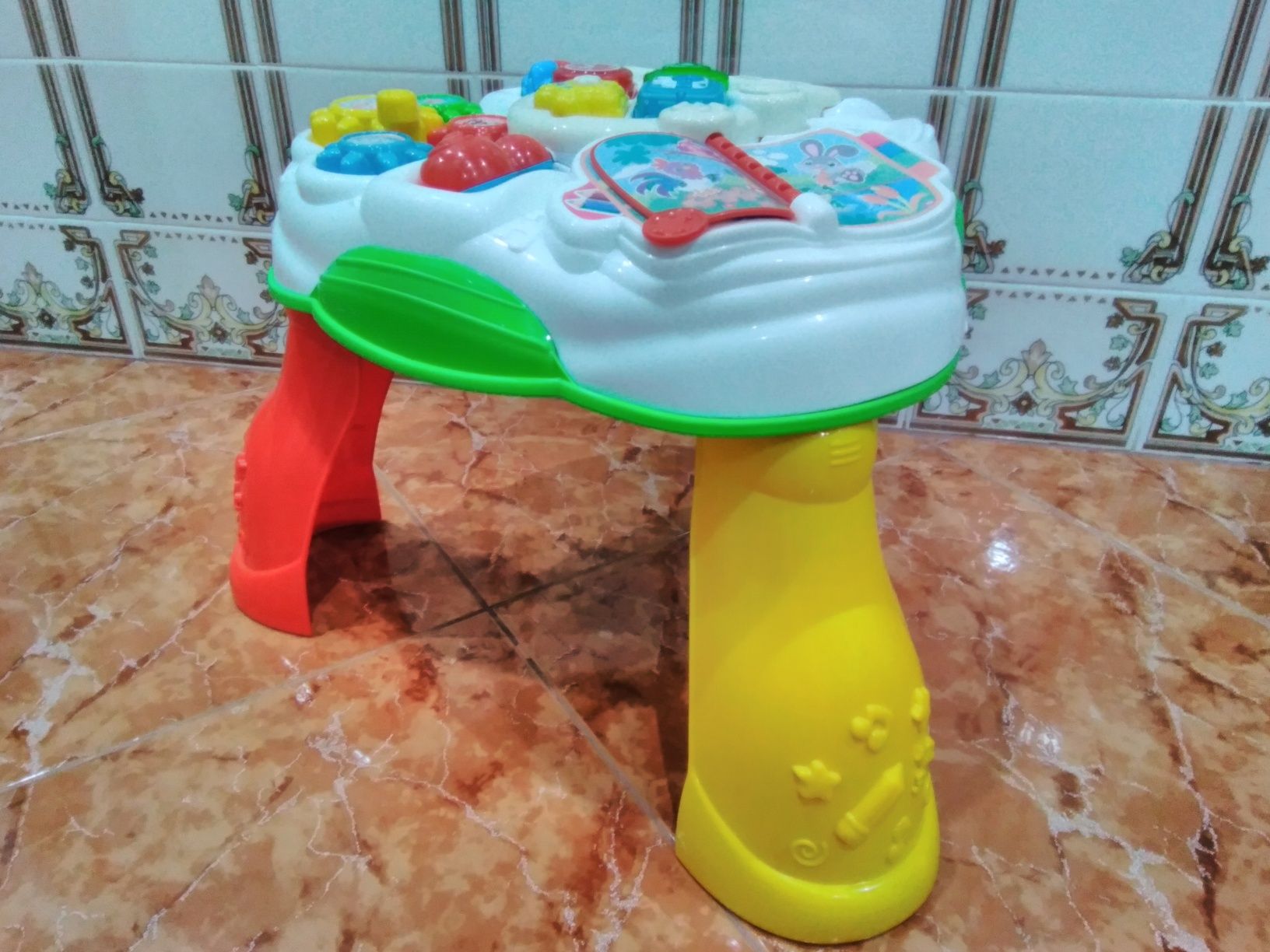 Mesa de atividades para bebé casa apartamento vivenda quarto carro.