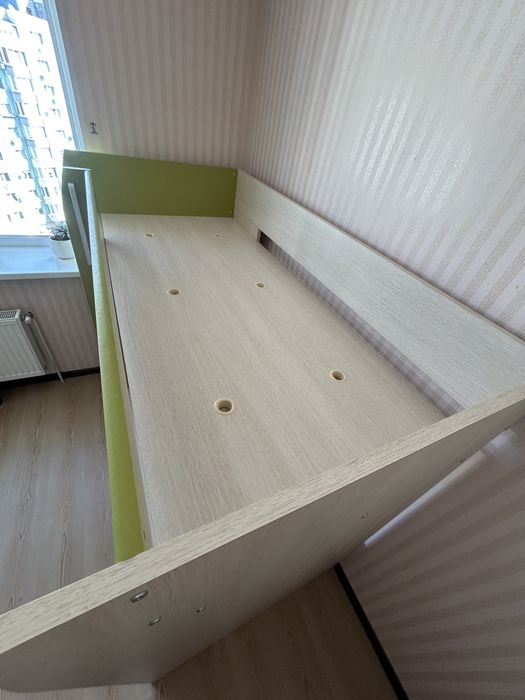 Двоярусне ліжко