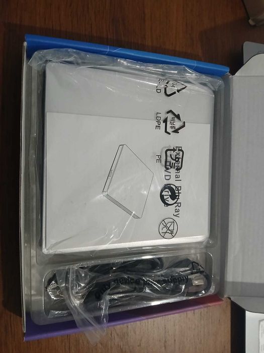 Leitor externo Super Slim Drive com interface USB 3.0