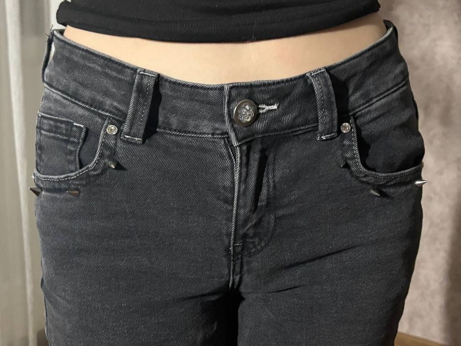 Жіночі джинси кльош