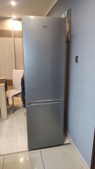 Lodówka Beko RCSA300K30SN