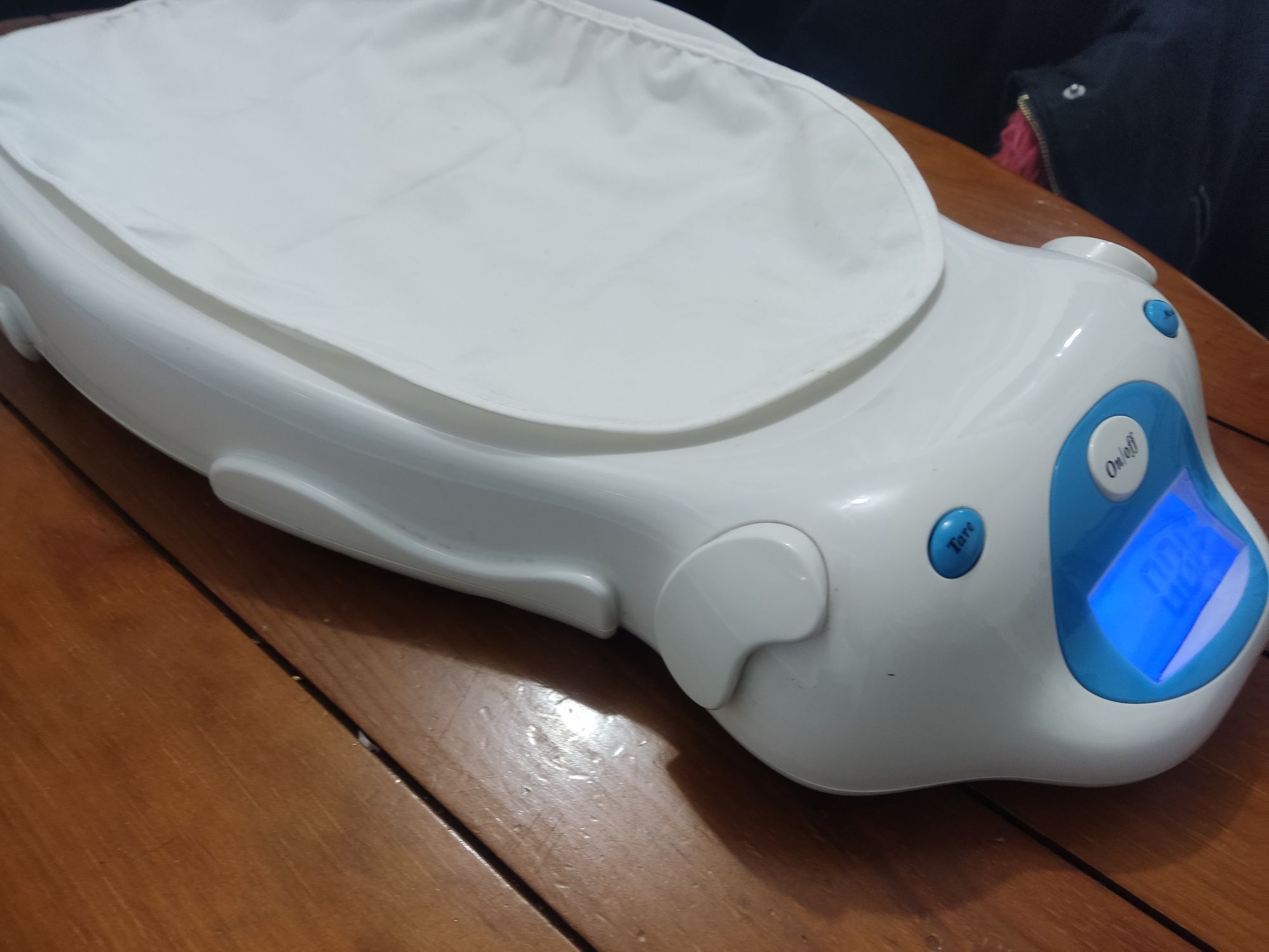 Balança de Bebés, marca LBS, Com música, para recém nascidos