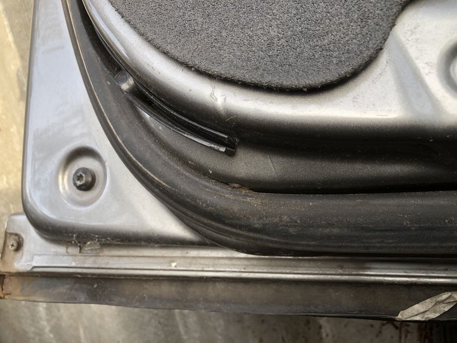 Дверка водійська ауді а4б6