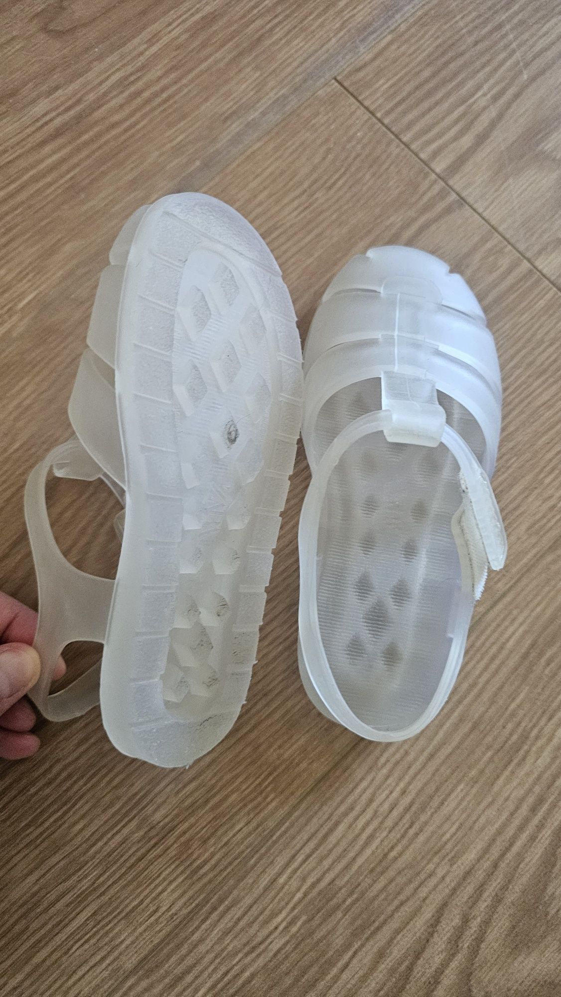 Sandalias transparentes T.25
