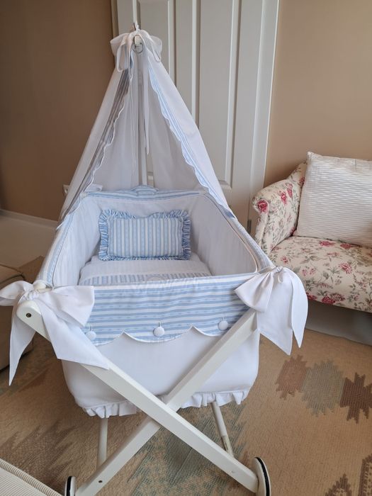 Łóżeczko - kołyska dla niemowlaka