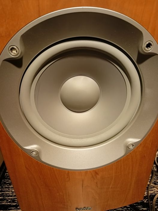 Subwoofer aktywny Infiniti beta hcs sub 230