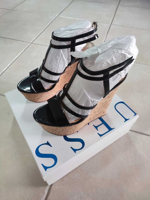 Sandálias Guess-novas