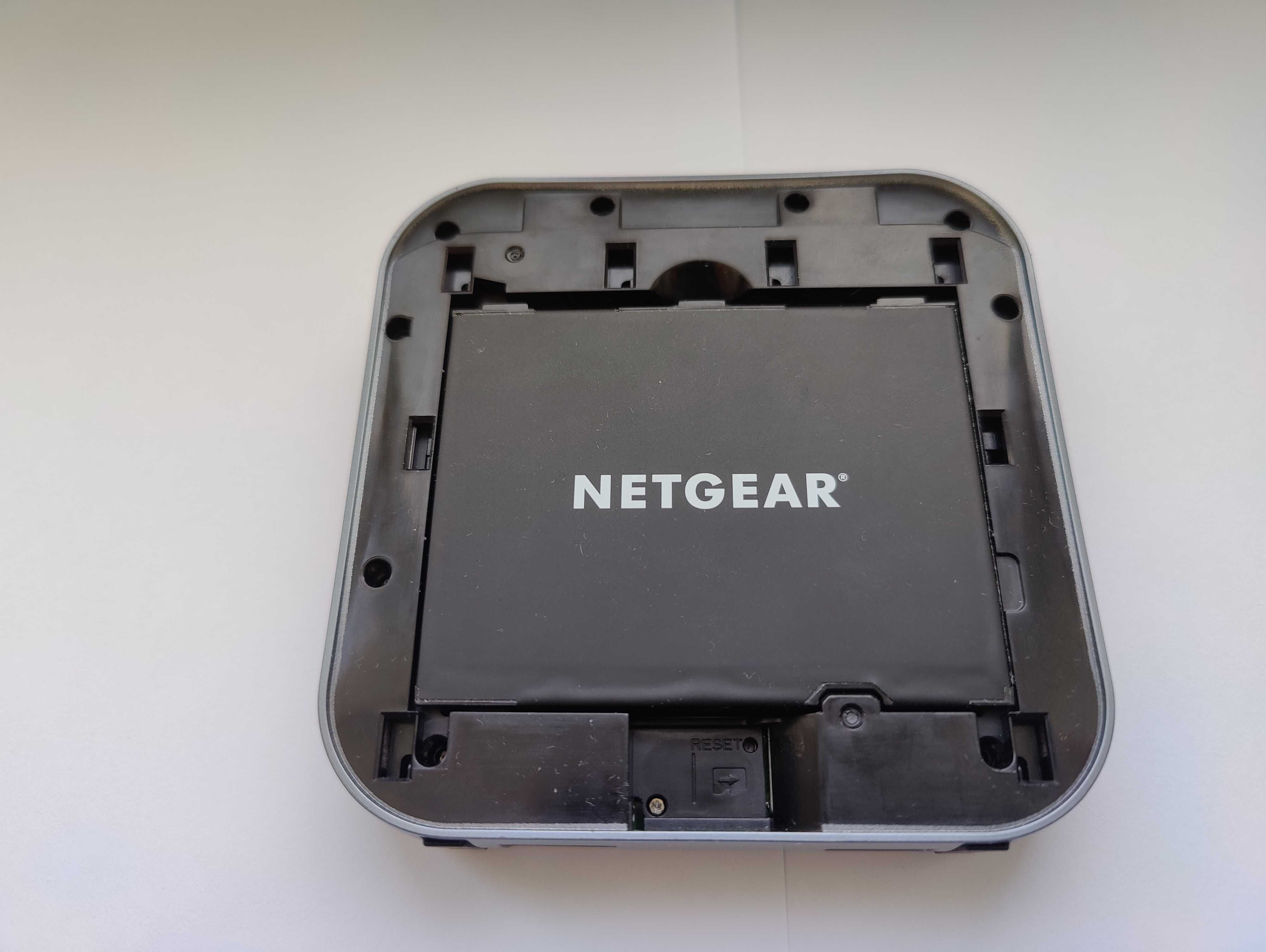 Netgear Nighthawk M1 (MR1100) 3G/4G LTE WiFi портативный роутер