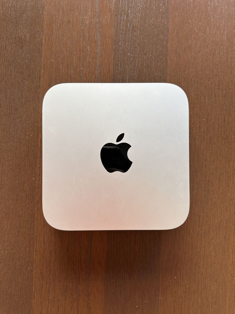 Mac Mini (final 2014) 8GB Ram, Intel i5 2.6ghz. 1TB