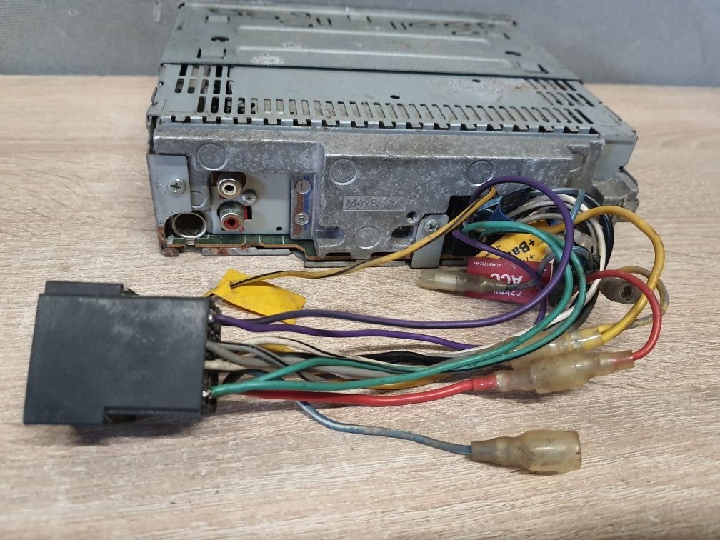 Radio samochodowe Pioneer z CD  RDS / RCA DEH-2500R Kol. zielony