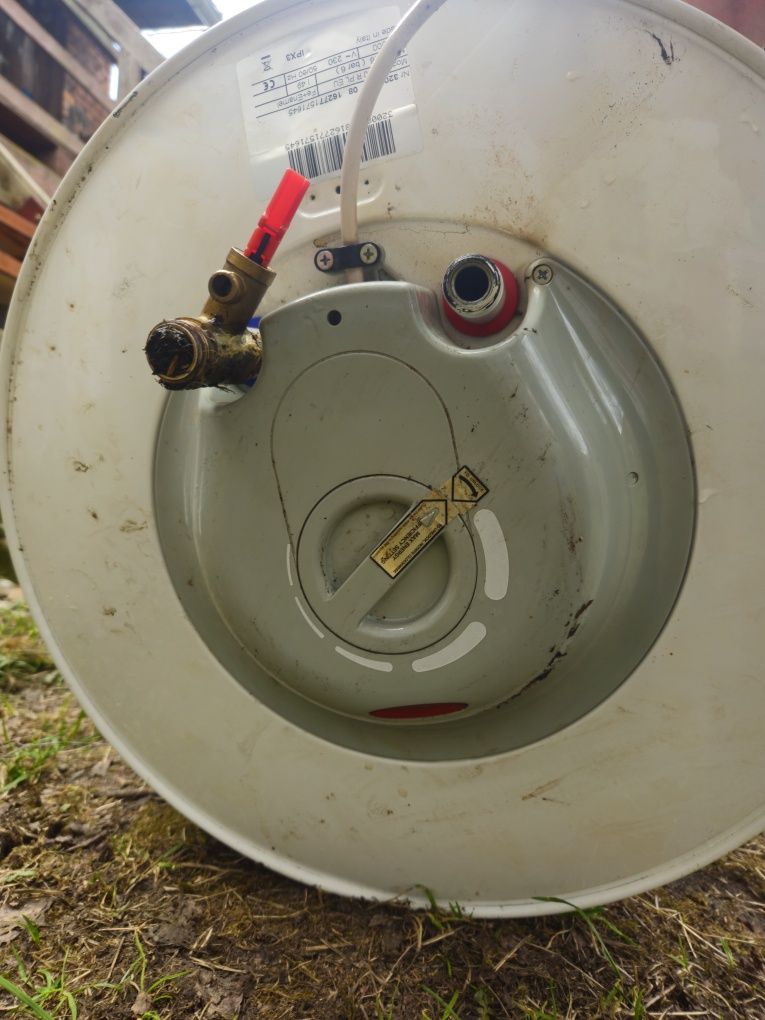 Podgrzewacz elektryczny Regent pionowy 50 V EU2 50 l