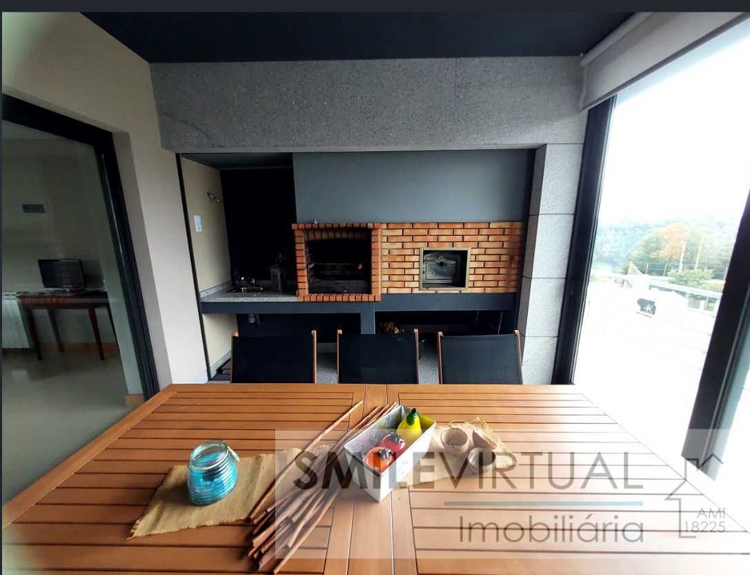 Fantástica Moradia  recente Isolada  com Terreno perto de Lamego