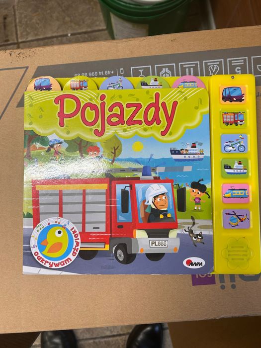 książka pojazdy z muzyką