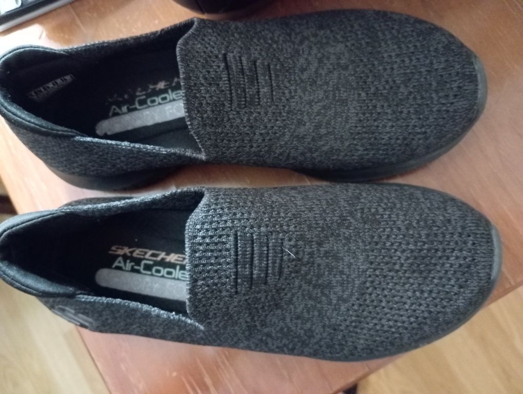 Tênis skechers tam 36