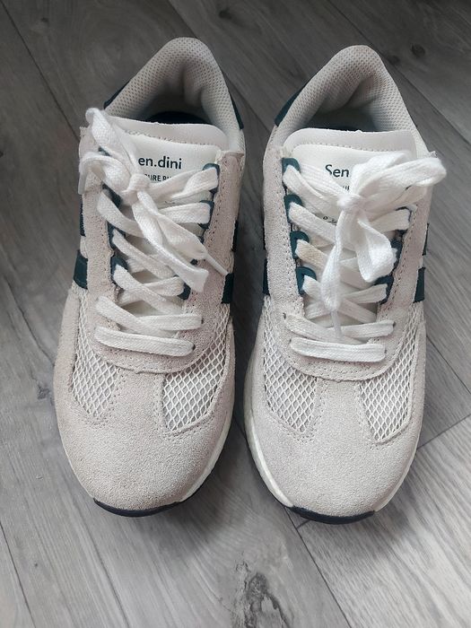 Кросівки чоловічі