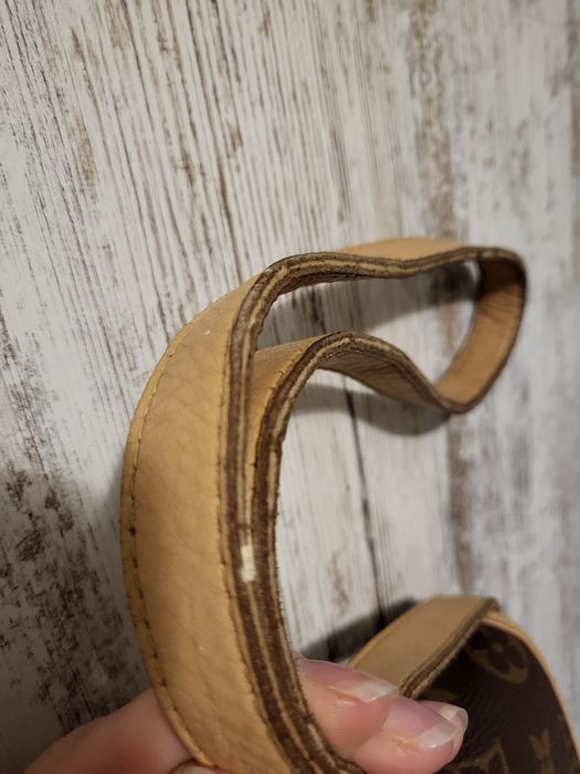 Шкіряна сумка Louis Vuitton.