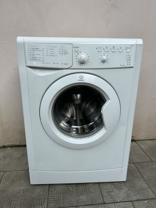 Стиральная машина Indesit на 5 кг IWSB5093.Гарантия!