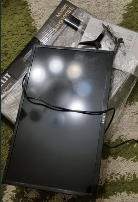 Продам Smart телевизор 24" Satelit  Wi-Fi  YouTube
