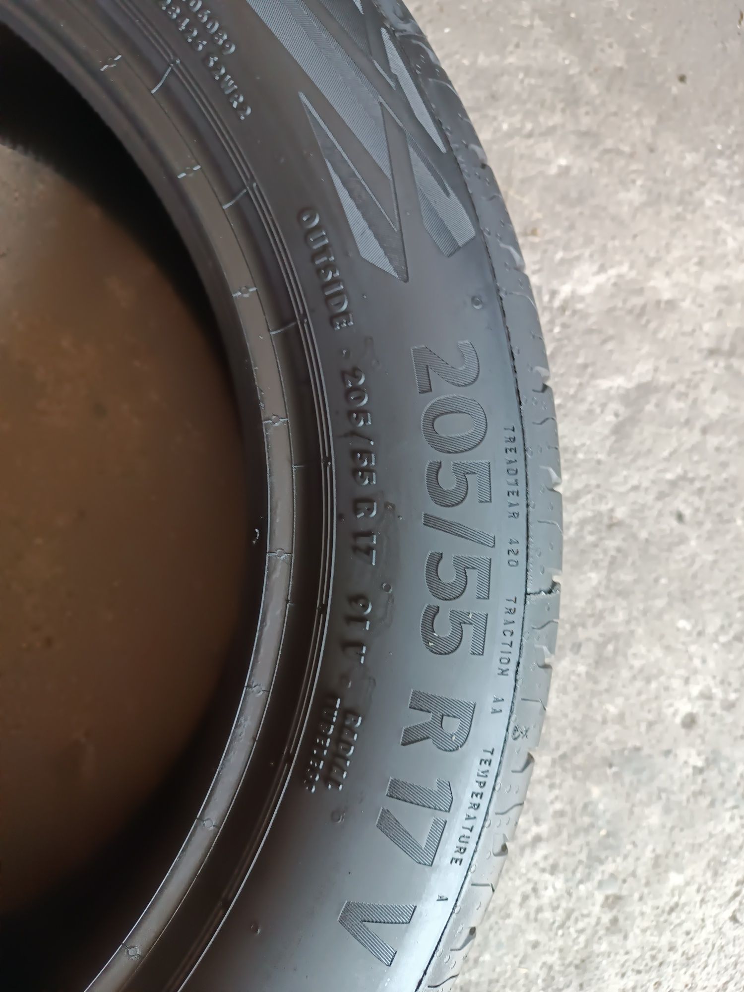 Sprzedam prawie nowe opony Continental 205/55 r17