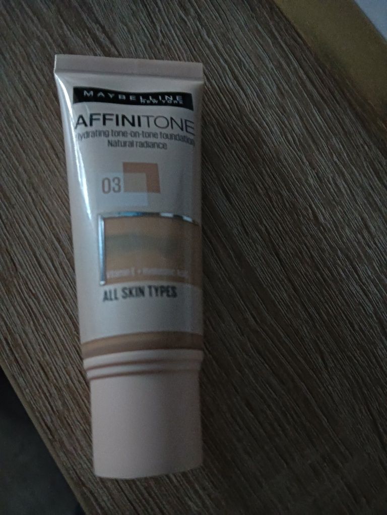 MAYBELLINE Affinitone podkład 03. All skin types
