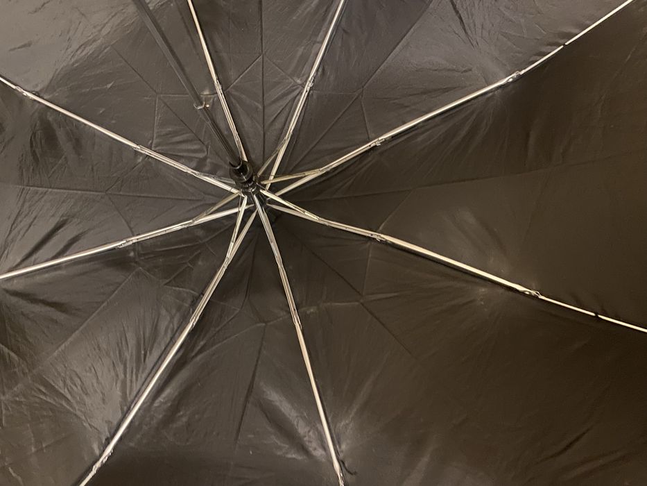 Чорна парасолька Totes