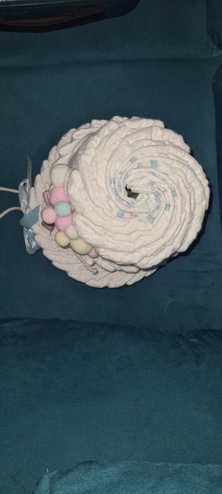 Tort z pieluch Pampers