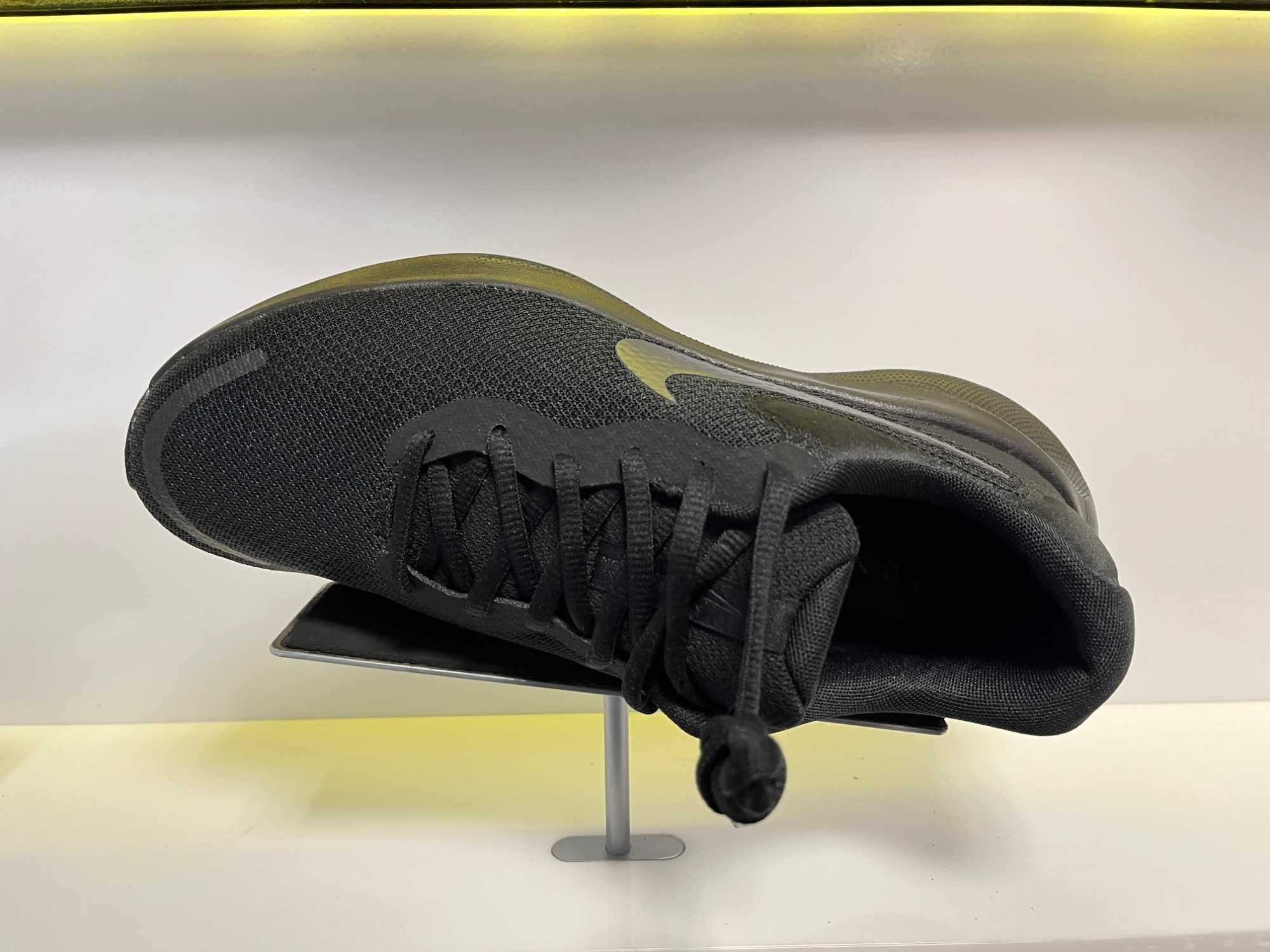 Кроссовки Nike Revolution 7 (FB2207-005) оригинал
