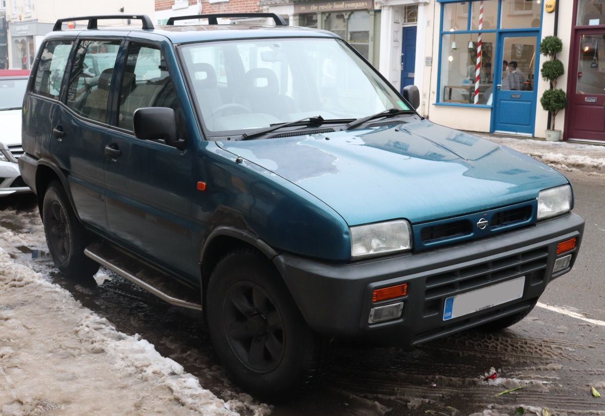 Скло фари ніссан terrano 2