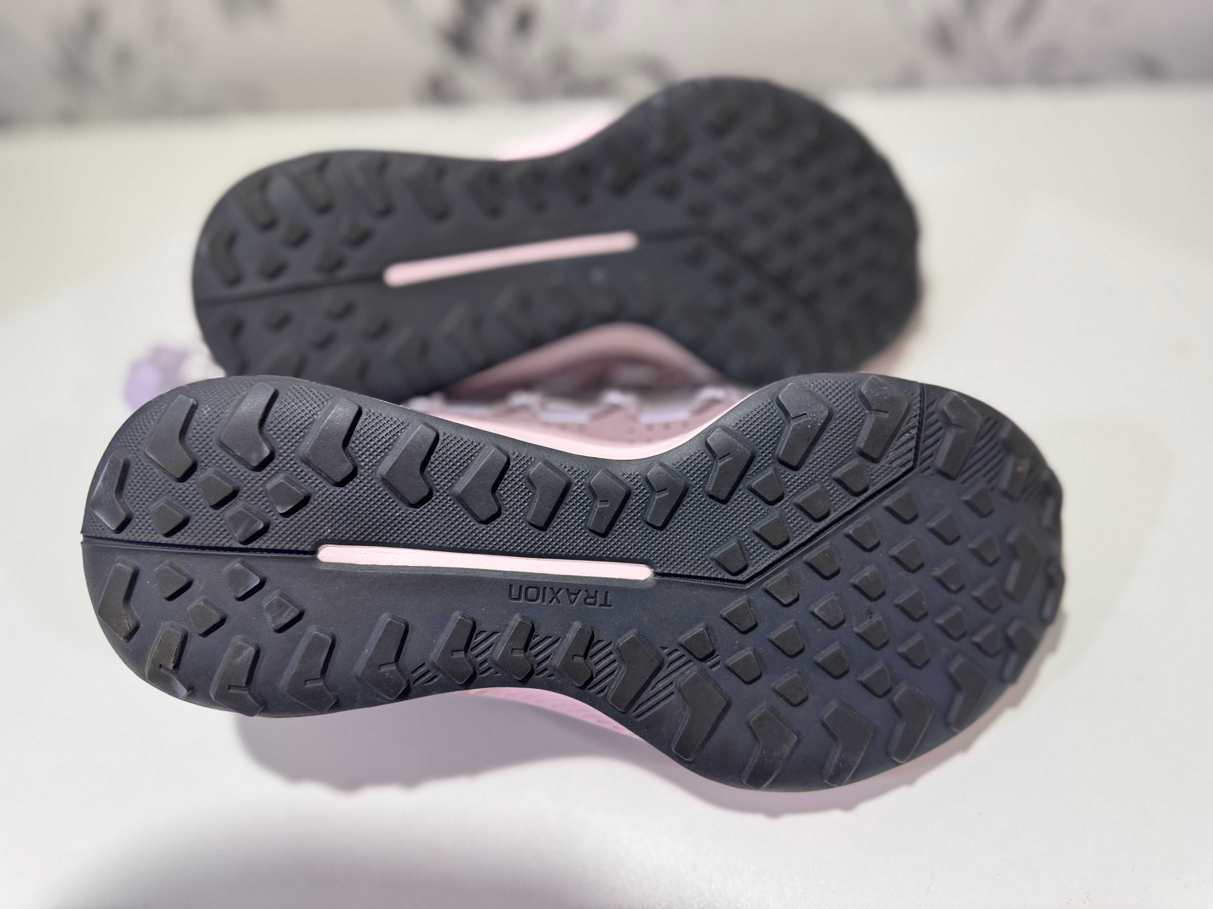 Кросівки жіночі Adidas terrex Voyager 21  ie2594, 39.5р