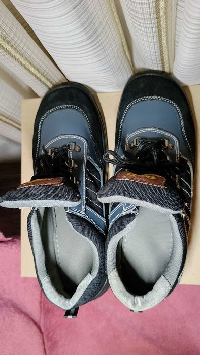 Защитные ботинки с металлическим носком