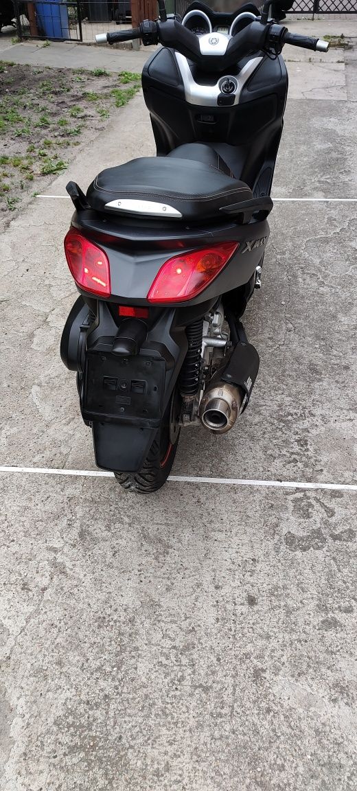 Yamaha x max 250