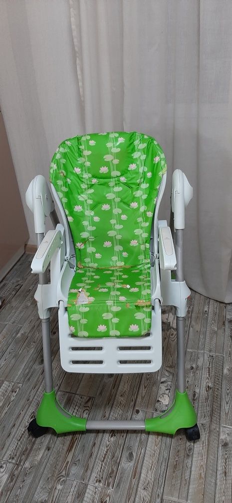 Столик для годування chicco