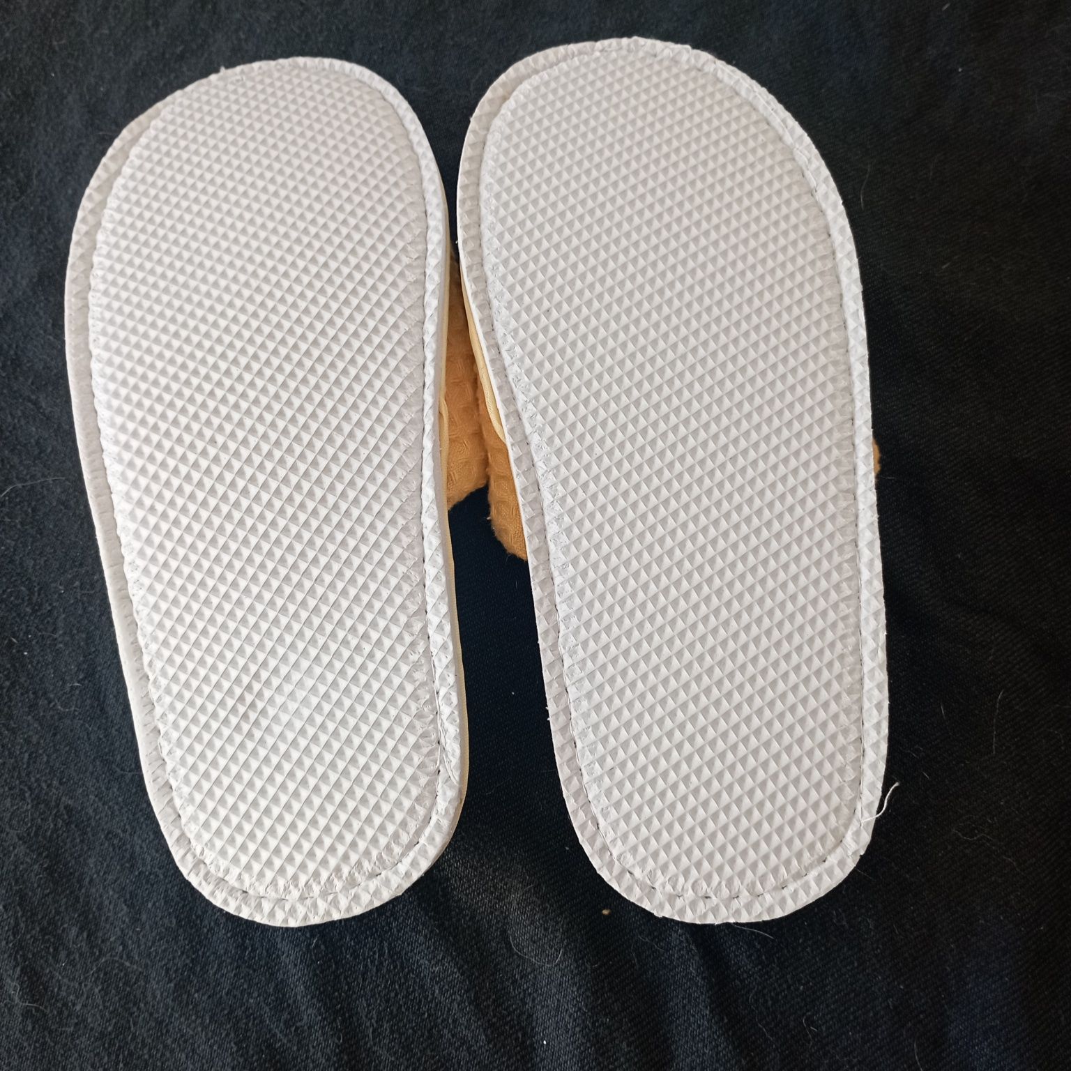 Pantufa infantil nova amarela Slippers