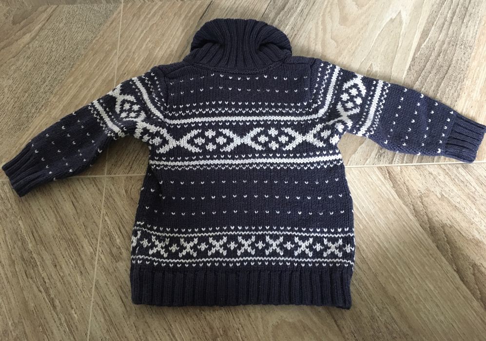 Ciepły sweterek chłopiecy 74