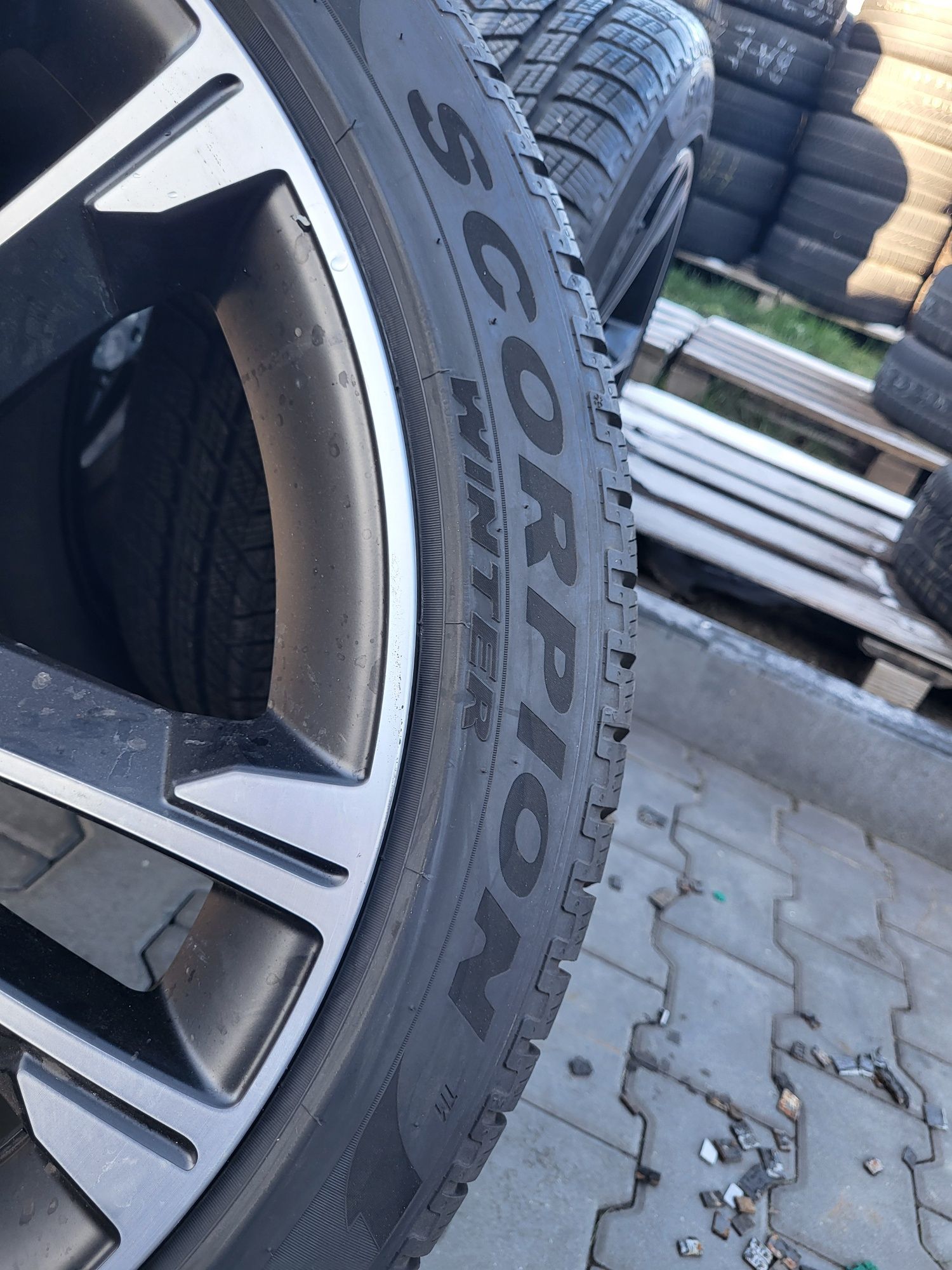 Opony zimowe 285/40R22 Pirelli Scorpion Winter 4x7mm JAK NOWE !