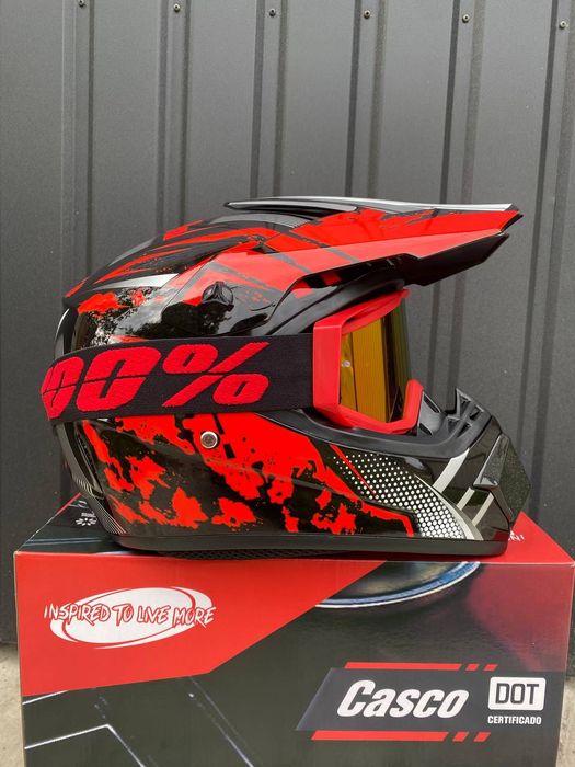 Кросовий шлем ендуро