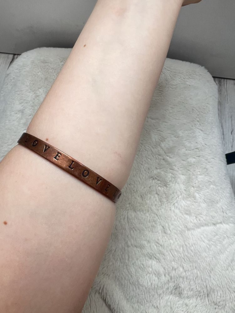 Bransoletka vintage lata 70s 80s miedź miedziana napis Love casual 25