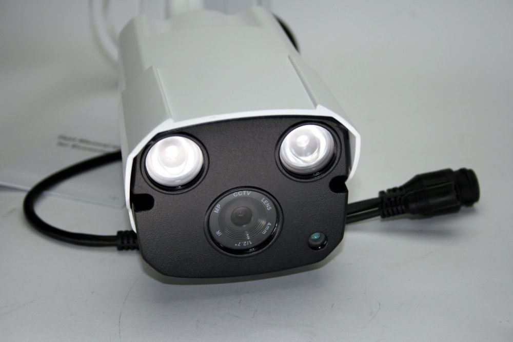 Камера наружного наблюдения с креплением IP (MHK-N9032-100W)
