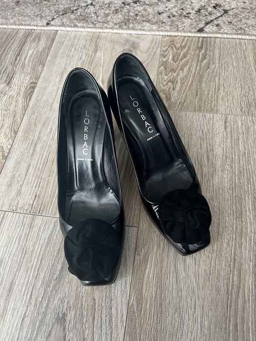 Czarne buty na obcasie rozm 37 lakierki