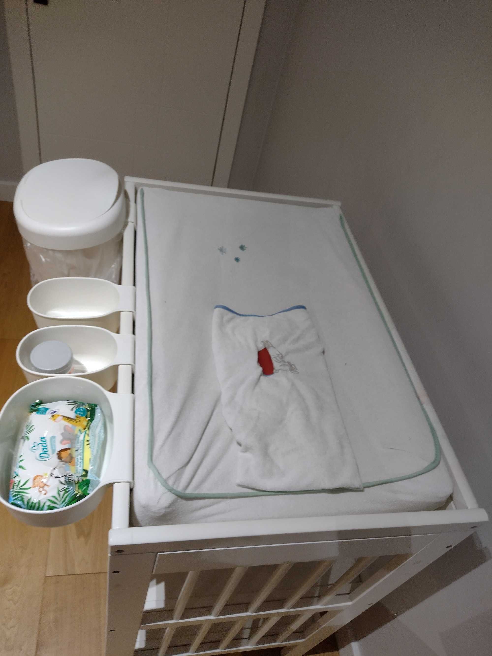 Przewijak Gulliver IKEA wraz z matą, 2x pokrowiec na matę, 4x kosze