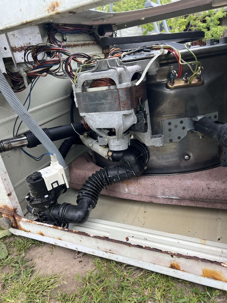 Пралка Indesit W105TX на запчастини