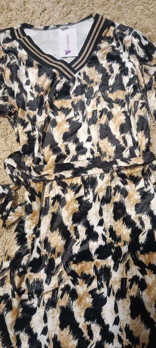 Welurowa nowa sukienka w panterkę 38 M Modna kiecka