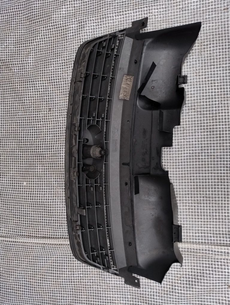 Ford c-max MK1 lift atrapa kratka grill przód zderzaka wysyłka