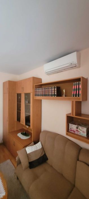 Meble-Sprzedam zestaw mebli do salonu. Bardzo dobry stan.