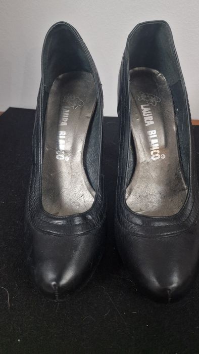 Sapatos pretos de salto n 39