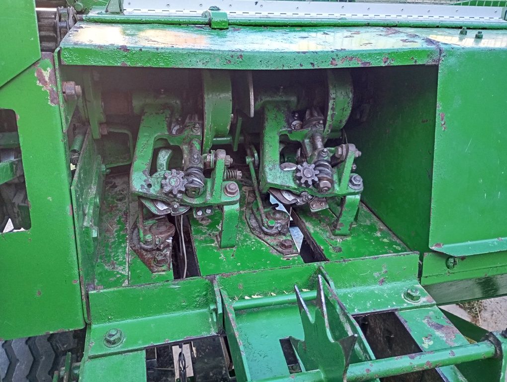 Prasa John Deere cb 300