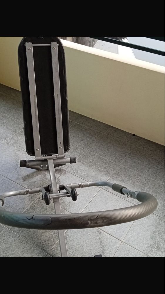 Máquina para fazer exercicios ( abdominais )