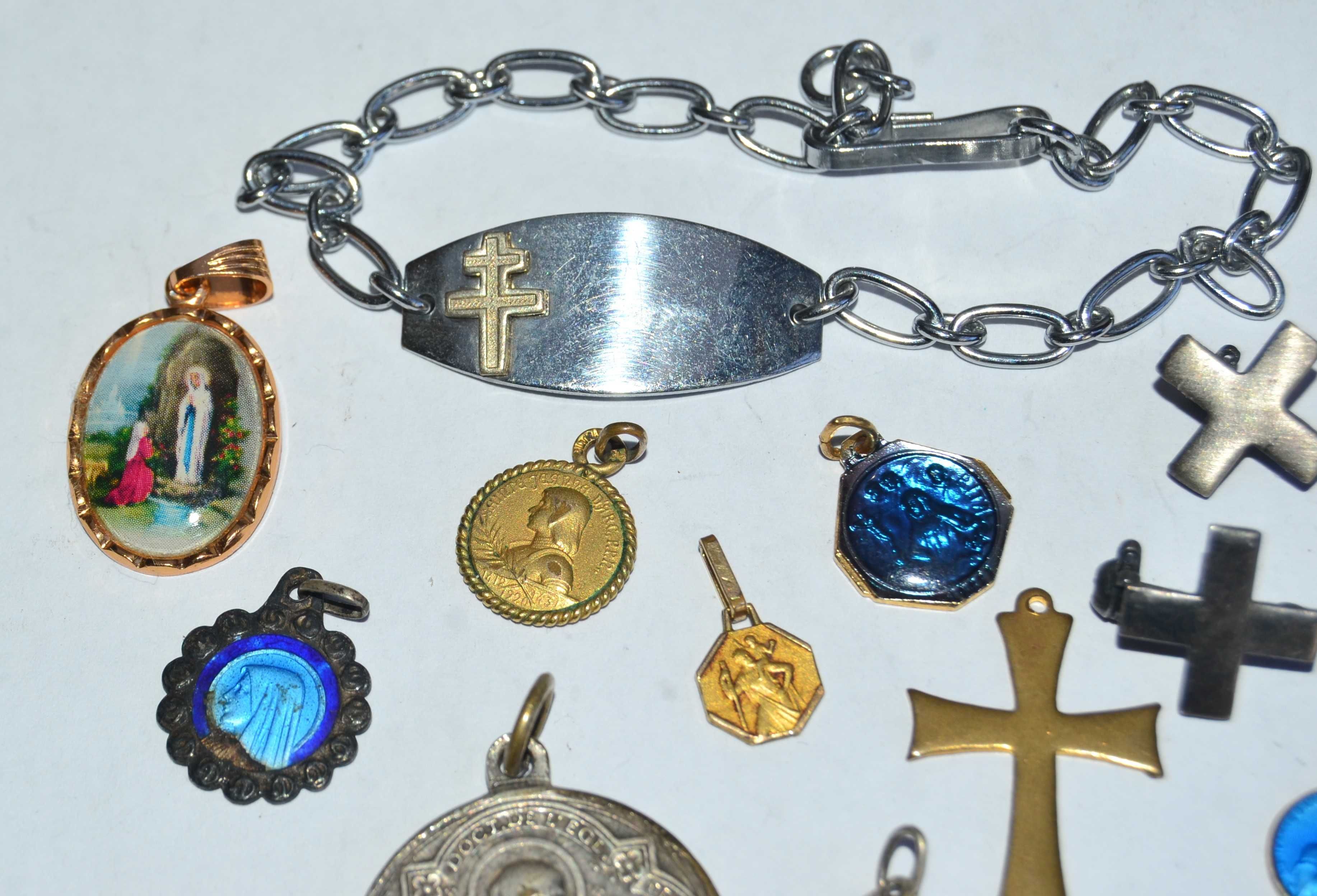 Lote de Pendentes e Medalhas Religiosas