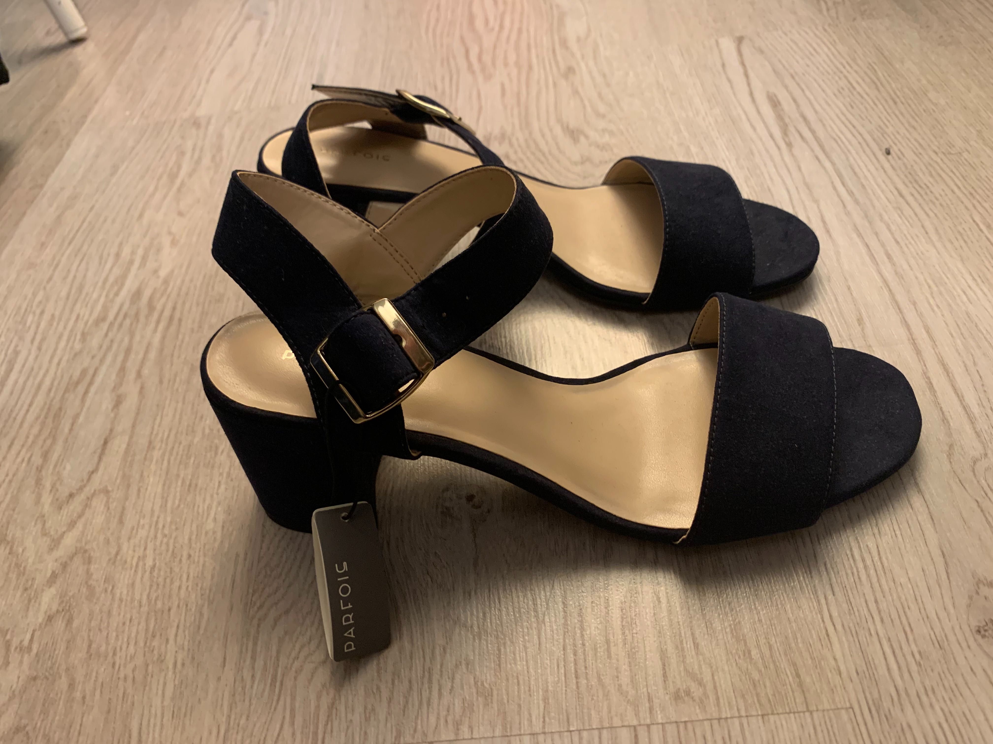 Sandalias azuis parfois tamanho 40