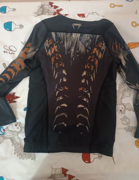 Продам рашгард Venum